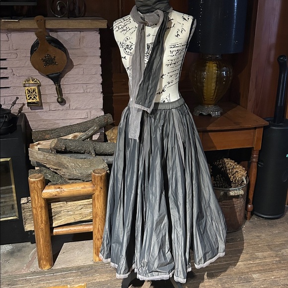 LILITH French Design Versatile Taffeta Midi A-Line Skirt, S-M, Gray - Picture 6 of 13